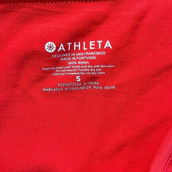 Bundle Athleta Nike tank top shorts active wear Measurements: Pit to pit 18inche - Picture 2 of 3